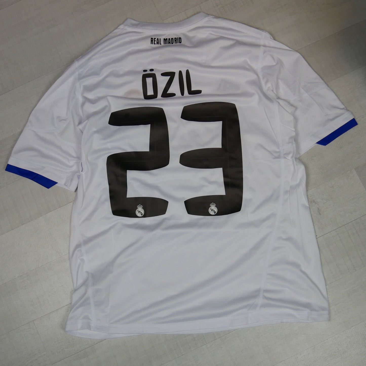 Real Madrid vintage Özil Trikot